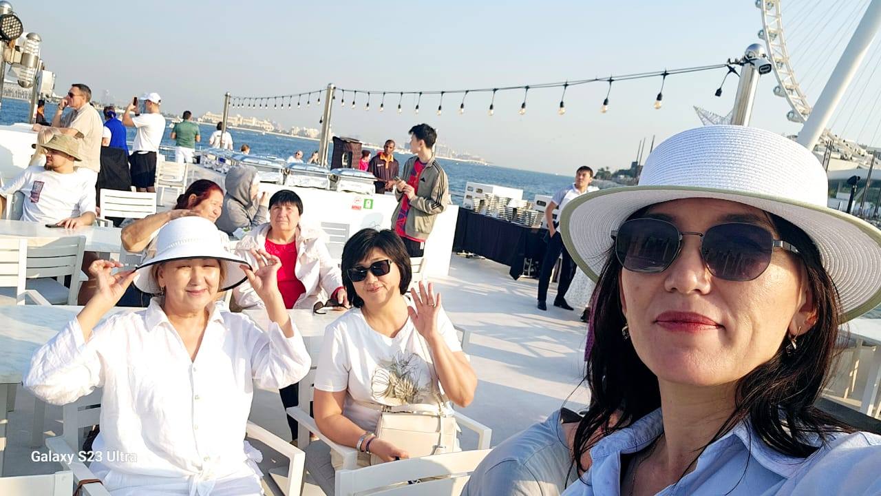 ОТЫРАРЛЫҚ ҮЗДІК ҰСТАЗДАР ДУБАЙДЫҢ ТӨРІНДЕ