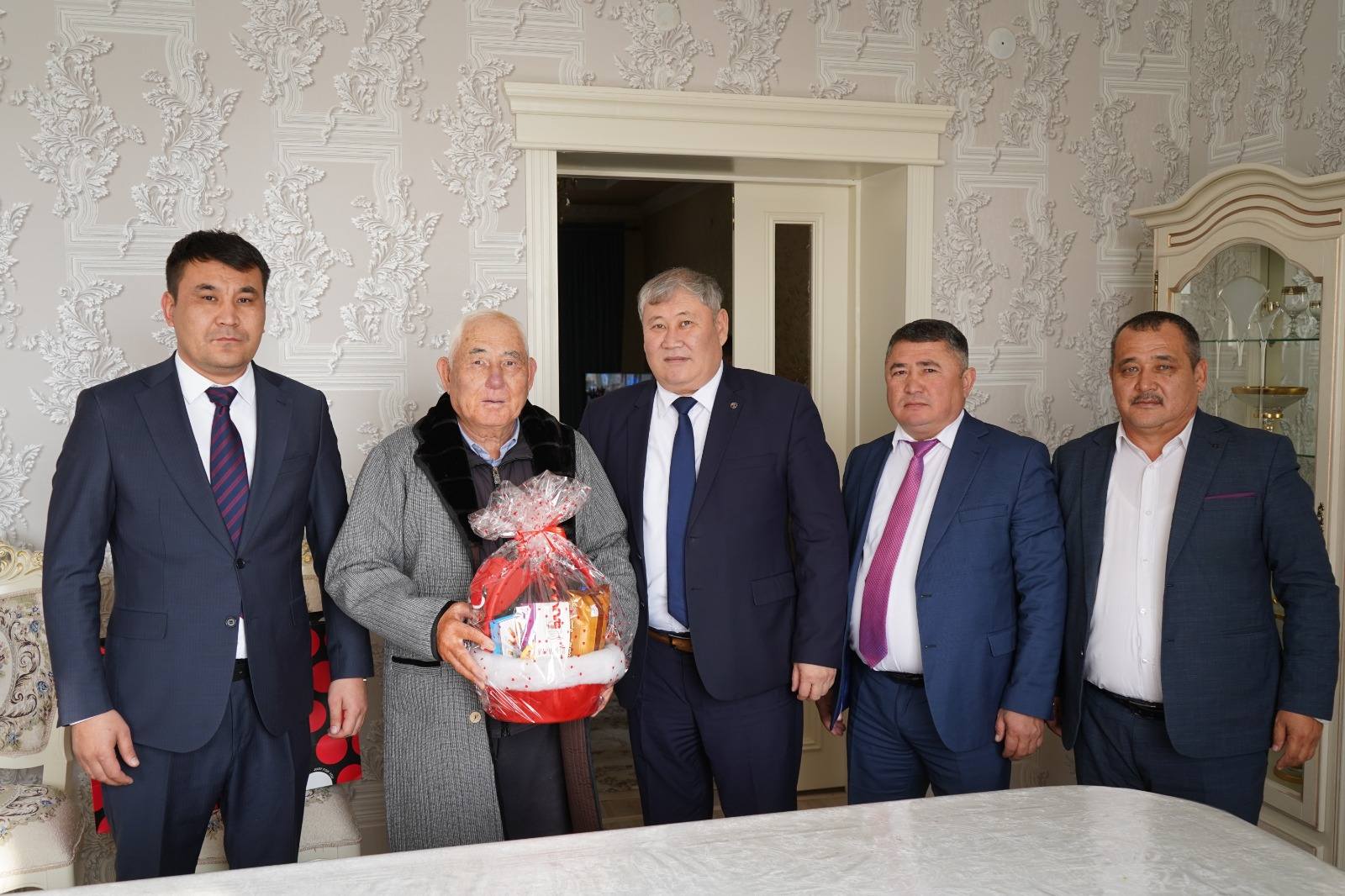 "ҮЛКЕНДЕР ЖОЛЫ ҰЛЫЛЫҚ, ҰРПАҒЫ ЖҮРЕР ҰҒЫНЫП" АРДАГЕР ҰСТАЗДАРДЫ ҚҰТТЫҚТАУ БАСТЫ ПАРЫЗЫМЫЗ!         