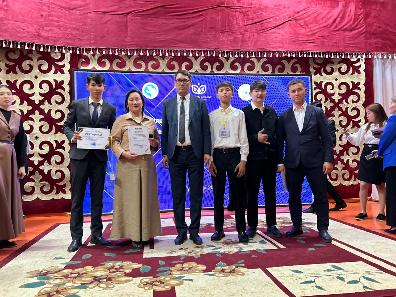 ПІКІРСАЙЫС ТУРНИРІНІҢ РЕСПУБЛИКАЛЫҚ КЕЗЕҢІНЕ ЖОЛДАМА АЛҒАН ДЕБАТШЫЛАР